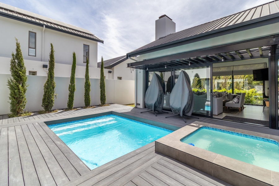 6 Bedroom Property for Sale in Pearl Valley at Val de Vie Western Cape